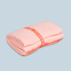 Serviette Microfibre Rose Ultra Légère Taille XL 110 X 175 Cm -Plongée Matériel Magasin serviette microfibre rose ultra legere taille xl 110 x 175 cm 2